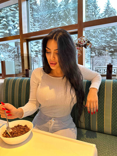 Live sex webcam photo for LeticiaLoren #290160725